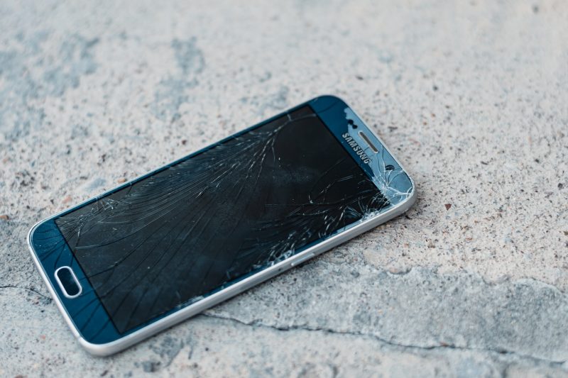 Ile kosztuje naprawa uszkodzonego smartfona?